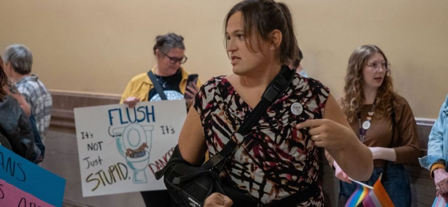 trans-kansans-struggle-with-‘cruelty’-as-driver’s-licenses-are-invalidated