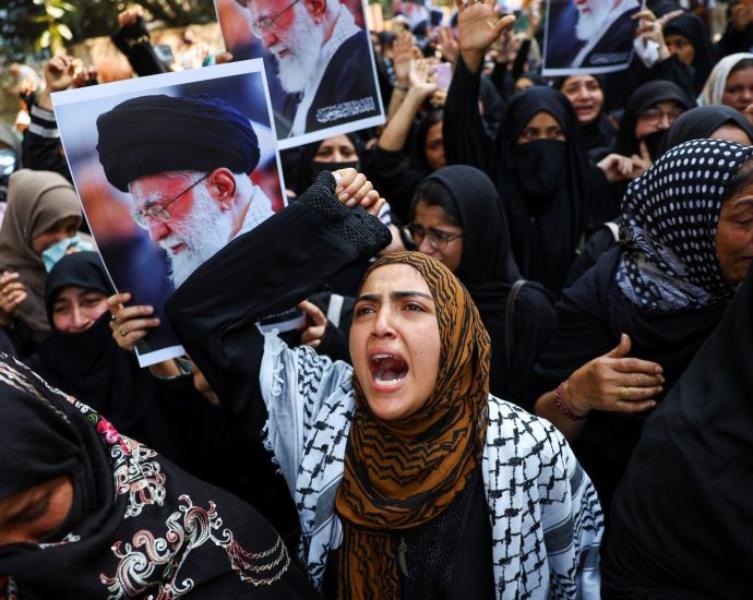 protests-across-india-against-khamenei’s-killing