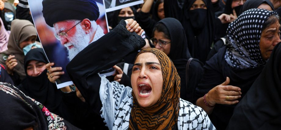 protests-across-india-against-khamenei’s-killing