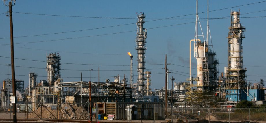 dow-asks-texas-to-legalize-plastic-pollution-from-its-seadrift-complex