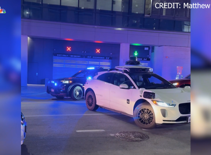 video:-waymo-blocks-first-responders-during-austin-shooting