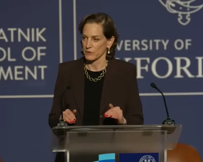 anne-applebaum-wrote-the-book-on-autocracy-then-she-thanked-a-sanctioned-oligarch-at-his-oxford-school.