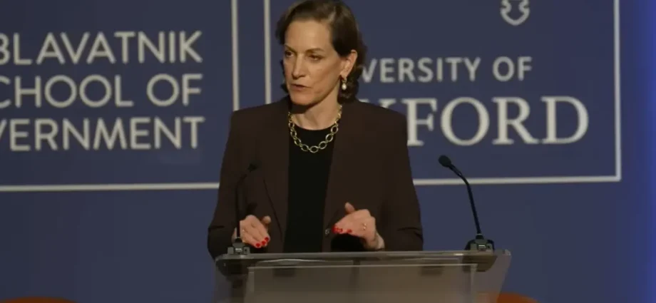 anne-applebaum-wrote-the-book-on-autocracy-then-she-thanked-a-sanctioned-oligarch-at-his-oxford-school.