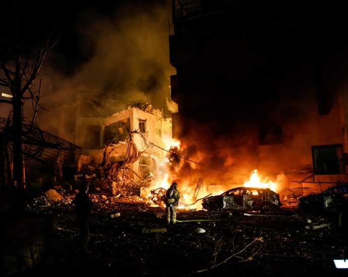 as-bombing-continues,-israel’s-war-aim-in-iran-becomes-clear:-regime-change