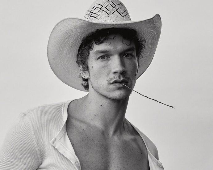 ‘love-is-cool-again’:-connor-storrie-talks-hudson-williams,-heated-rivalry,-and-love’s-comeback