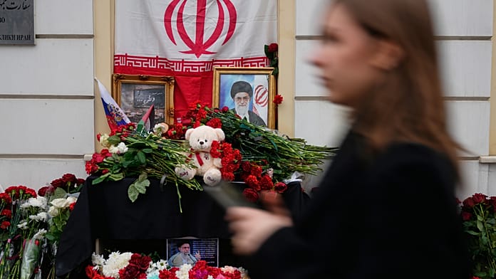 people-lay-flowers-at-makeshift-khamenei-memorial-in-moscow