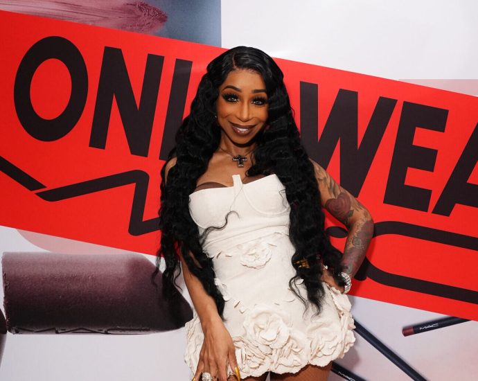 tiffany-‘new-york’-pollard-declares-she-identifies-as-‘all-pronouns’-in-wild,-unfiltered-ziwe-interview