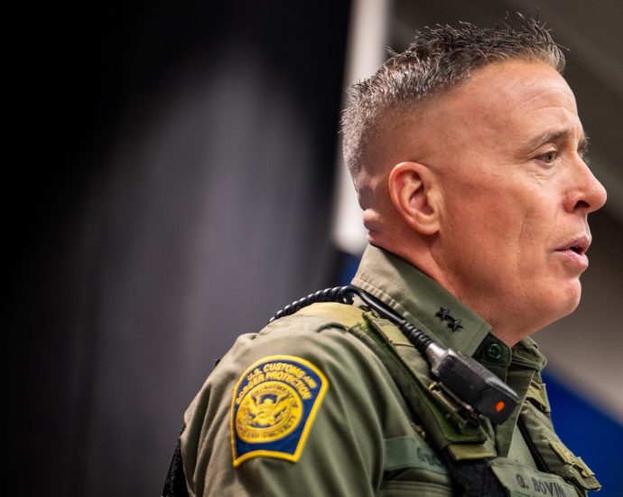 “we-are-not-afraid”:-minnesota-state-prosecutor-opens-investigations-into-bovino,-ice-officers