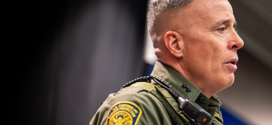 “we-are-not-afraid”:-minnesota-state-prosecutor-opens-investigations-into-bovino,-ice-officers