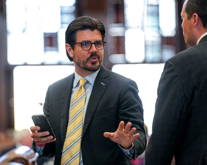 why-texas-republicans-want-to-halt-all-immigration-into-the-country