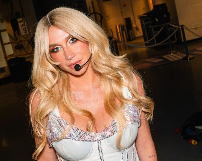 kesha-slams-white-house-for-using-‘blow’-in-war-themed-tiktok:-‘stop-using-my-music’