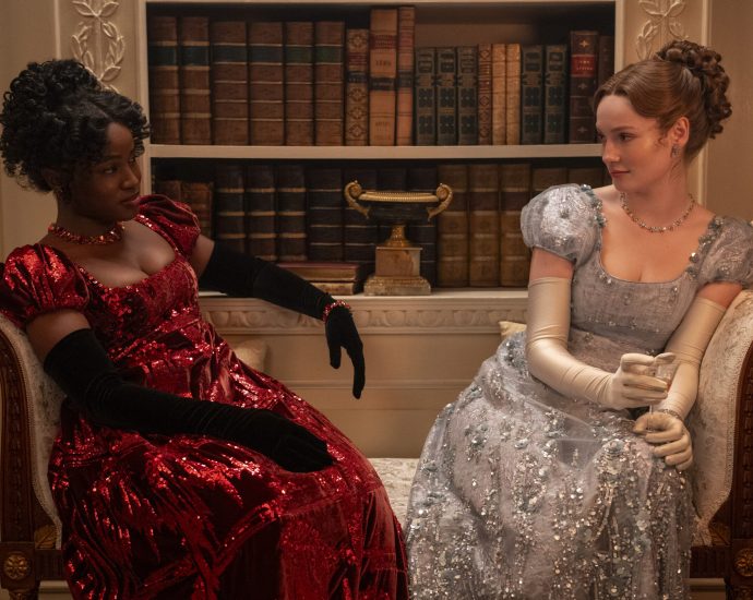 ‘i’m-excited-to-show-some-woman-loving-woman’:-‘bridgerton’-stars-tease-the-series’-first-sapphic-romance