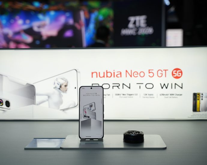nubia-neo-5-series-launched-at-mwc-barcelona-2026-with-the-only-built-in-fan-in-its-class