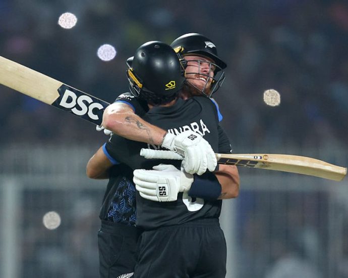 new-zealand-annihilate-south-africa-to-reach-t20-world-cup-final