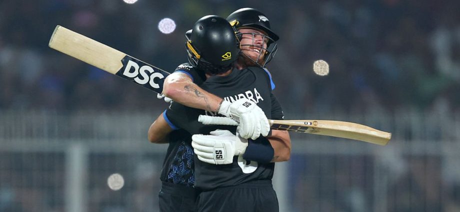 new-zealand-annihilate-south-africa-to-reach-t20-world-cup-final