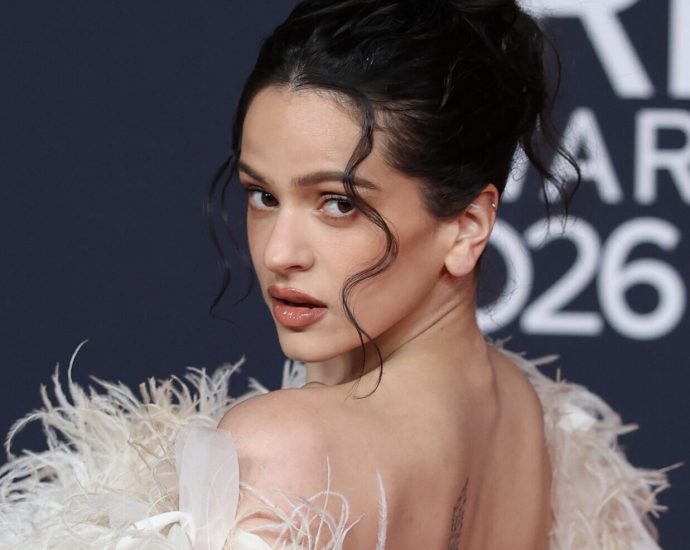 rosalia-says-her-favorite-quality-in-a-man-is-‘that-he’s-gay’-sending-the-internet-in-a-frenzy