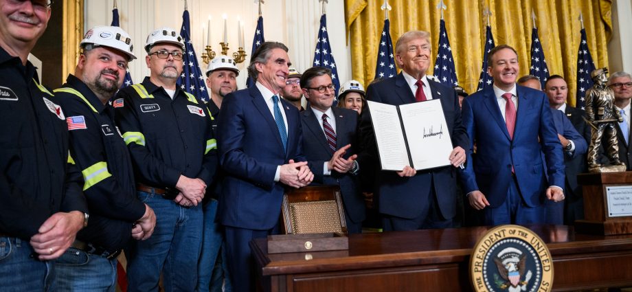 climate-deniers-expected-more-resistance-to-the-traitor’s-fossil-fuel-blitz