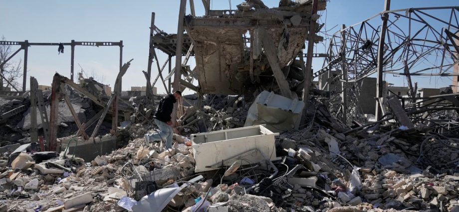 defense-executives-to-meet-at-white-house-as-strikes-on-iran-diminish-us.-stockpiles