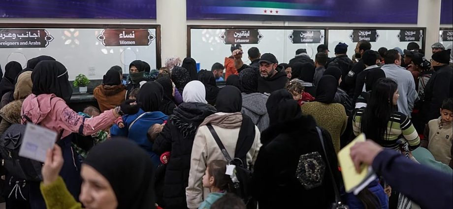 reverse-exodus:-syria-opens-crossings-for-return-of-thousands-fleeing-strikes-on-lebanon