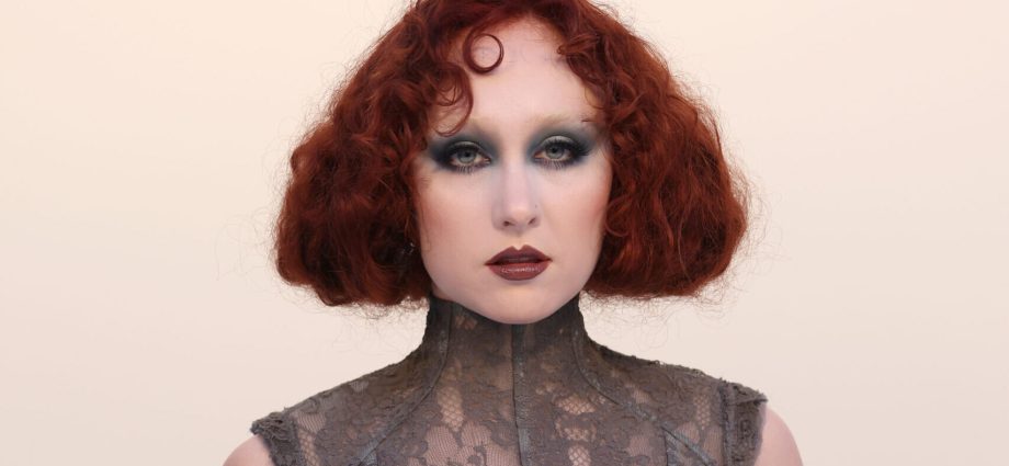 chappell-roan-rocks-a-stellar-bob-at-paris-fashion-week-that’s-bound-to-get-heads-to-turn