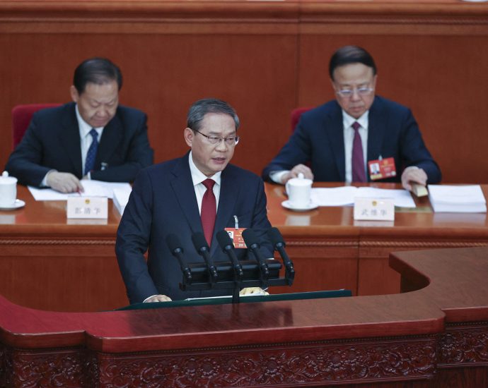 china-sets-lowest-growth-target-since-1991-as-economy-struggles-to-keep-momentum