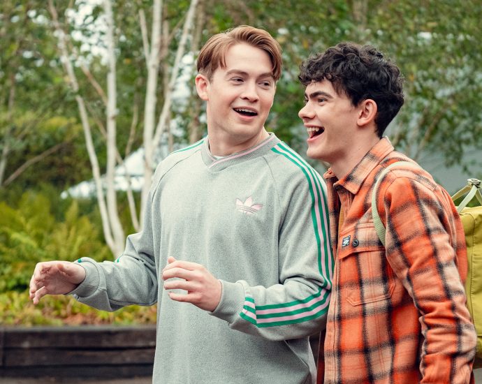 ‘heartstopper’-wins-big-at-the-emmys-with-two-major-honors