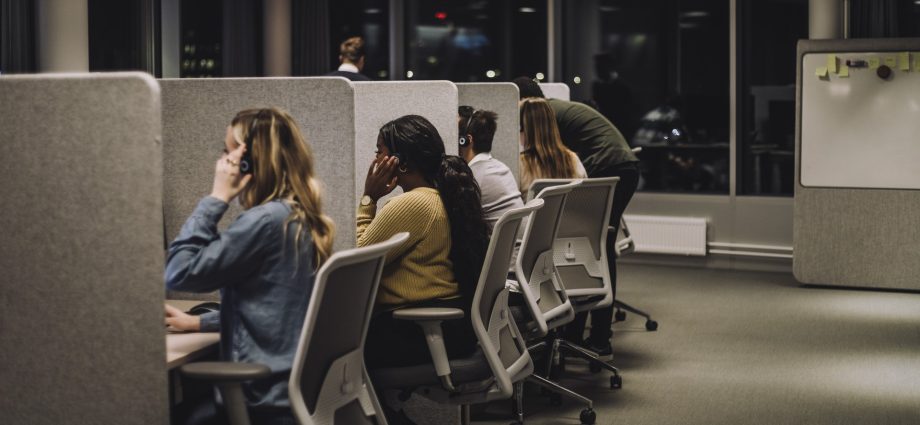 fcc-floats-english-proficiency-rule-for-customer-service-lines