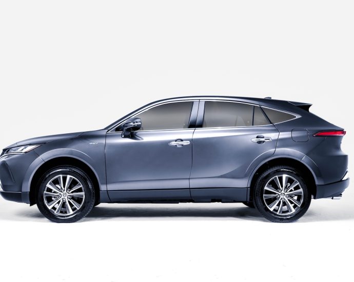 UMW Toyota Introduces Harrier 2.5 Hybrid in Malaysia From RM289,000