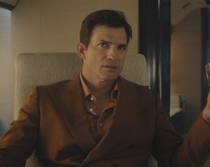 ashton-kutcher-had-a-hilarious-reaction-to-fans-roasting-his-‘the-beauty’-character-online-(exclusive)