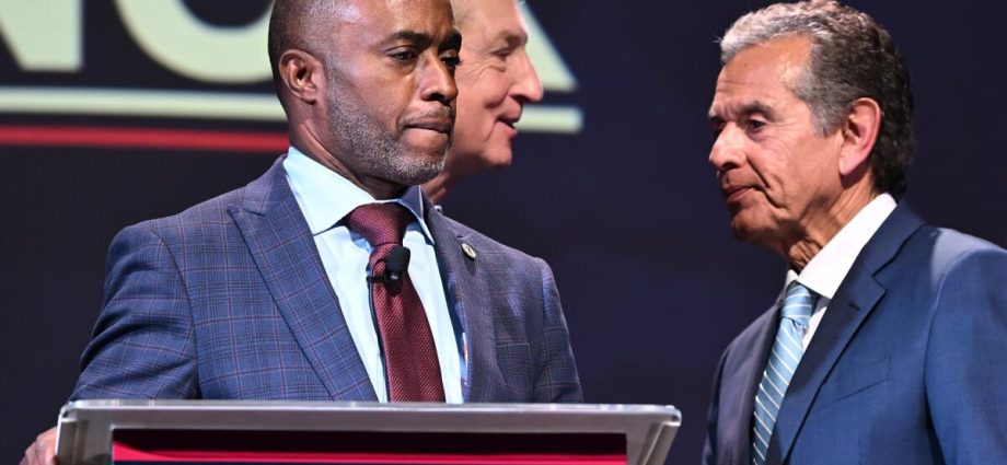 anxiety-grows-among-california-democrats-as-gubernatorial-candidates-rebuff-calls-to-drop-out