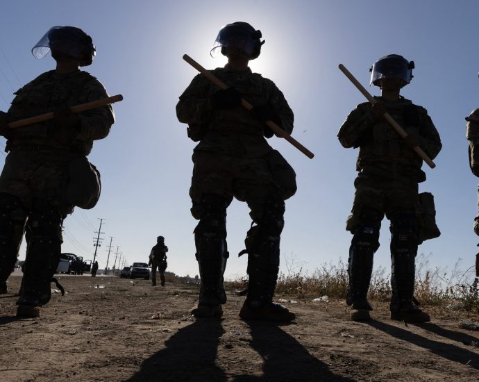 states-want-to-expand-the-e-verify-system-unions,-business-owners-rally-against-it.