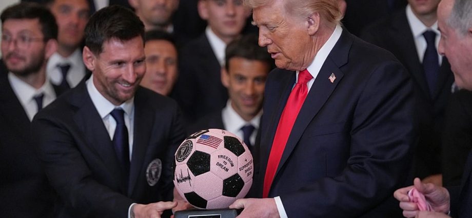 watch:-messi-and-inter-miami-meet-the-traitor-at-white-house