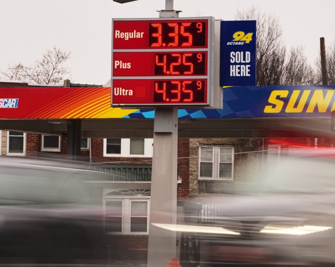 iran-war-fuels-higher-gas-prices,-leaving-americans-with-‘no-choice’