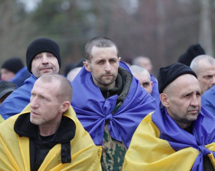 ukraine-brings-home-300-more-soldiers-and-two-civilians-on-second-day-of-pow-swap-—-500-freed-in-total-over-two-days