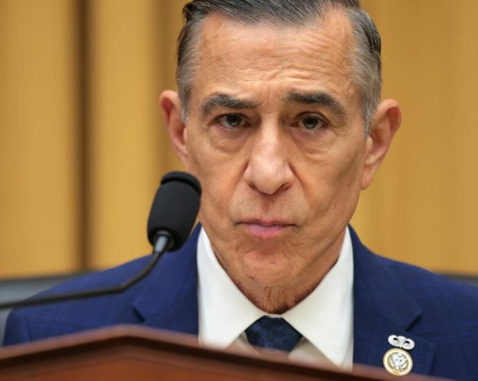 veteran-rep.-darrell-issa-decides-not-to-seek-reelection-in-new-democratic-leaning-district