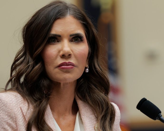 democrats-demand-“reckoning”-with-probes-into-noem-on-every-front