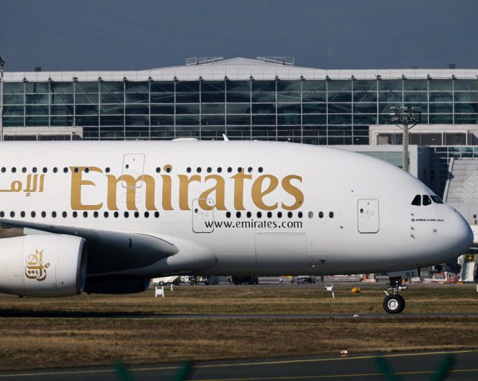 moment-drone-strikes-dubai-international-airport