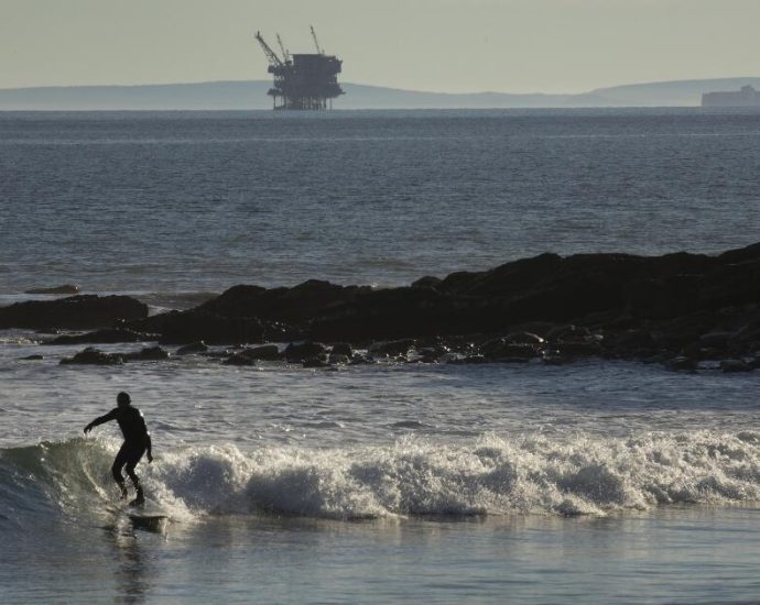 gas-prices-soaring,-the-traitor-administration-sets-stage-to-ok-controversial-offshore-oil-plan