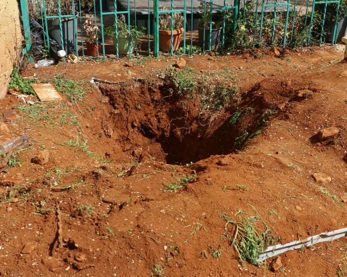 israel-launches-raid-in-lebanon-searching-for-missing-pilot