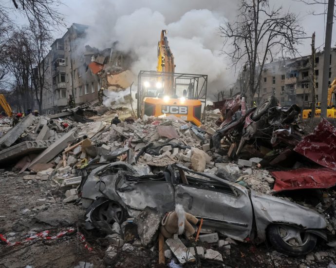 russia-kills-10-in-ukraine-strike-including-children-with-new-missile