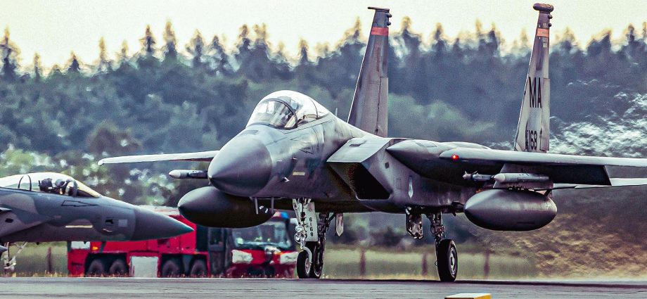 why-does-the-us-air-force-still-fly-the-f-15?