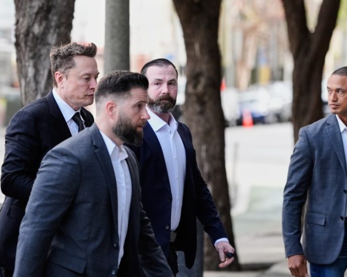 elon-musk-defends-tweets-in-lawsuit-alleging-they-caused-twitter-stock-to-fall-before-acquisition