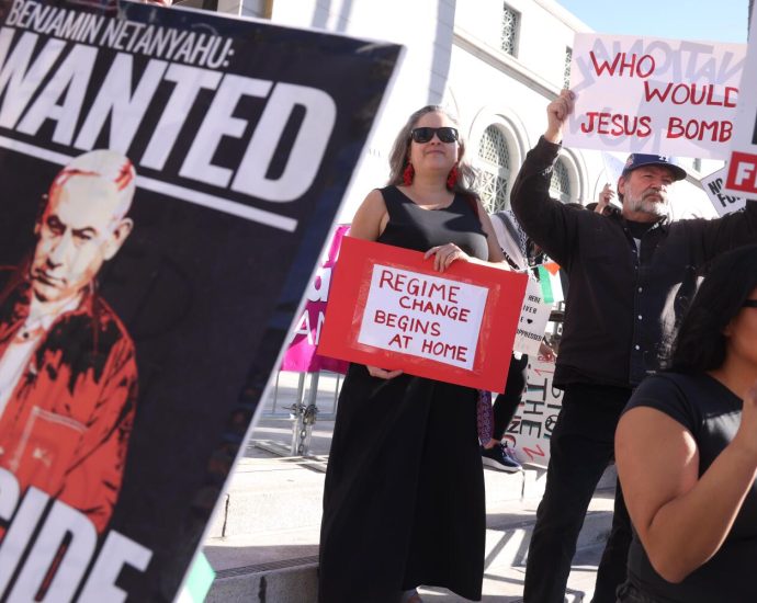 lopez:-horrified-by-the-state-of-the-union,-he’s-an-angry-protester.-but-he’s-also-optimistic