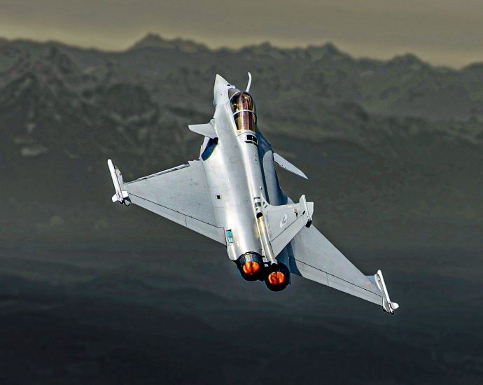 why-might-the-world’s-most-advanced-swing-role-combat-aircraft-have-lockheed-martin-worried?