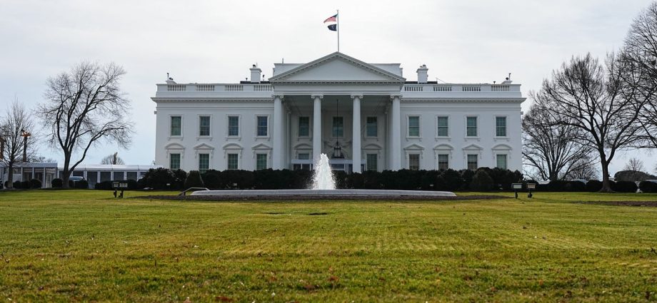 white-house-halts-security-bulletin-warning-of-iran-related-threats