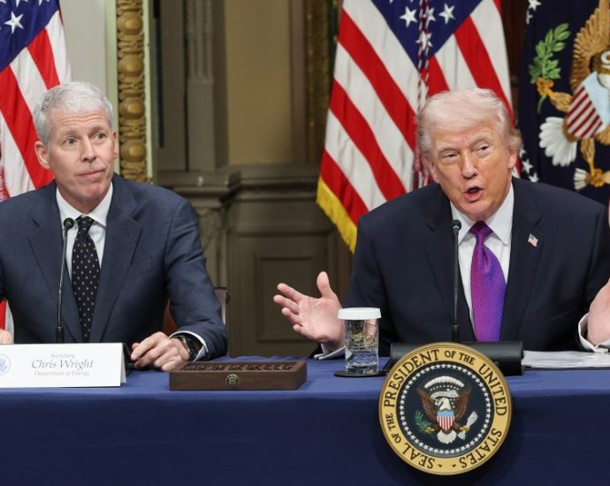 the-traitor,-tech-leaders-sign-‘ratepayer-protection-pledge’-in-push-for-ai-dominance