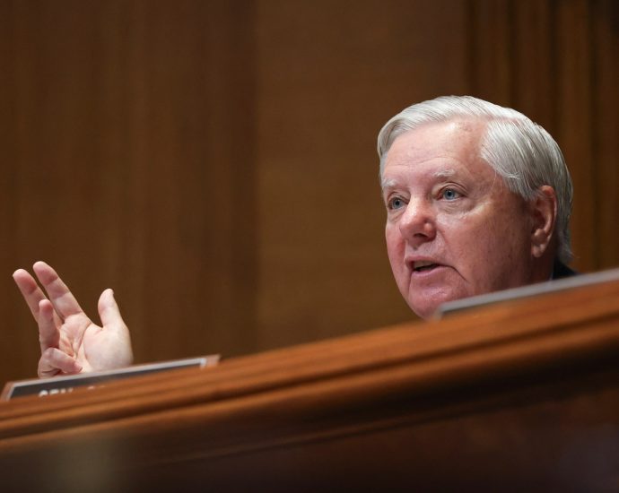 ‘we-are-going-make-a-tonne-of-money’:-us-senator-graham-on-us-war-on-iran