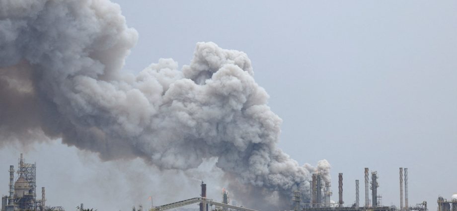 ‘reprehensible’:-new-wave-of-iranian-missiles,-drones-target-gulf-nations