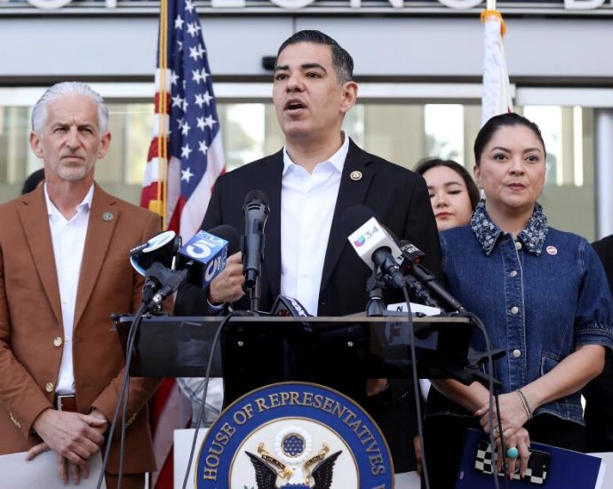 candidates-scramble,-one-quits,-after-redistricting-shakes-up-california’s-congressional-races