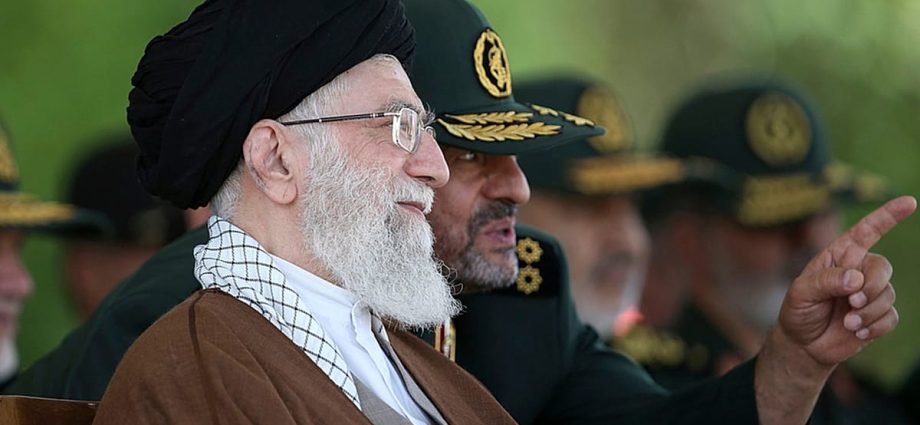 mojtaba-khamenei-cannot-replace-his-father-as-irgc-holds-all-the-cards,-insider-tells-euronews